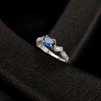 انگشتر نقره زنانه جواهری با سنگ آبی اتمی 110109