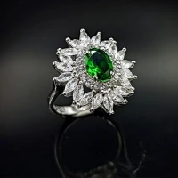 انگشتر نقره جواهری زنانه با نگین اتمی سبز 110152